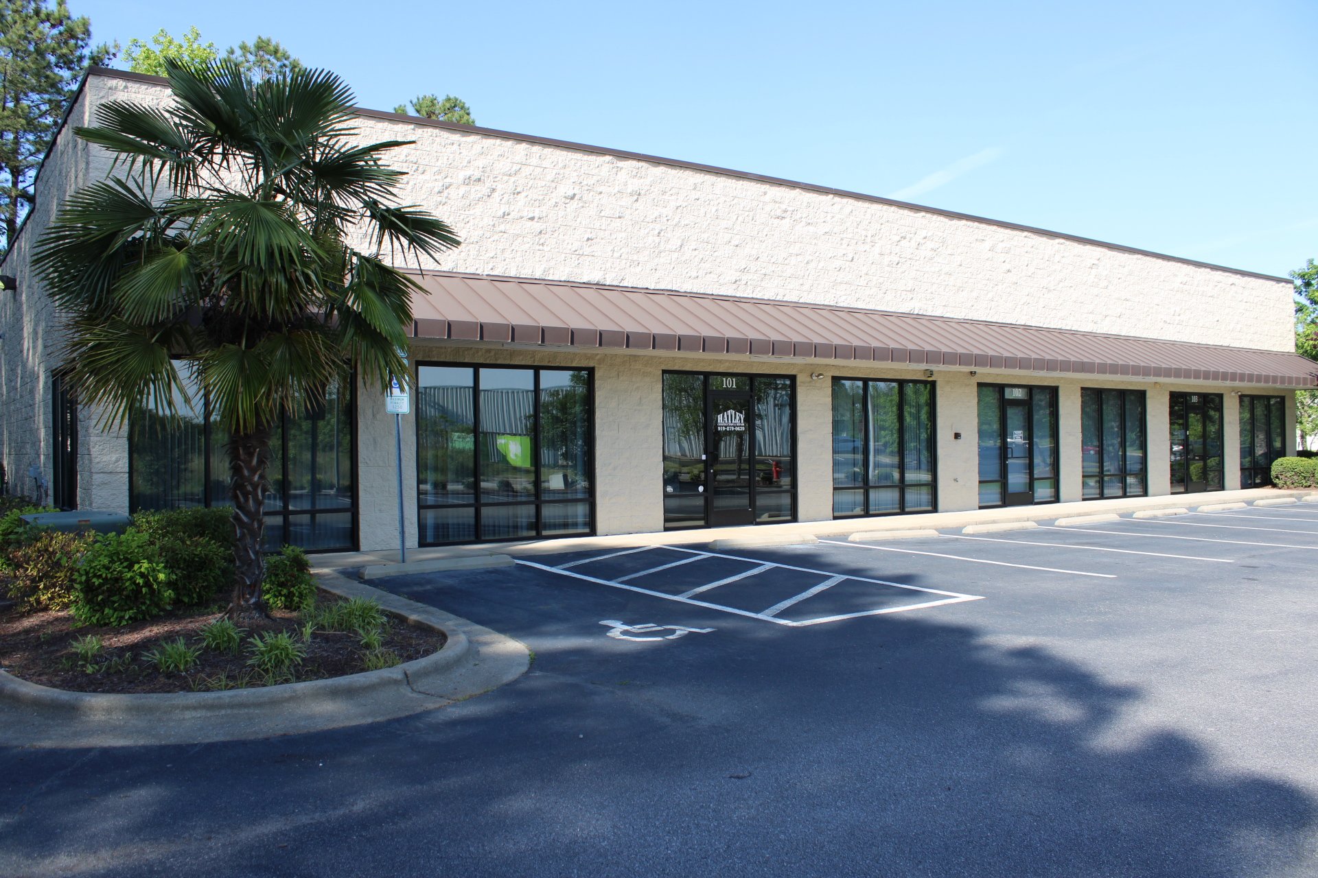 Hatley Construction trade partners and crew on site